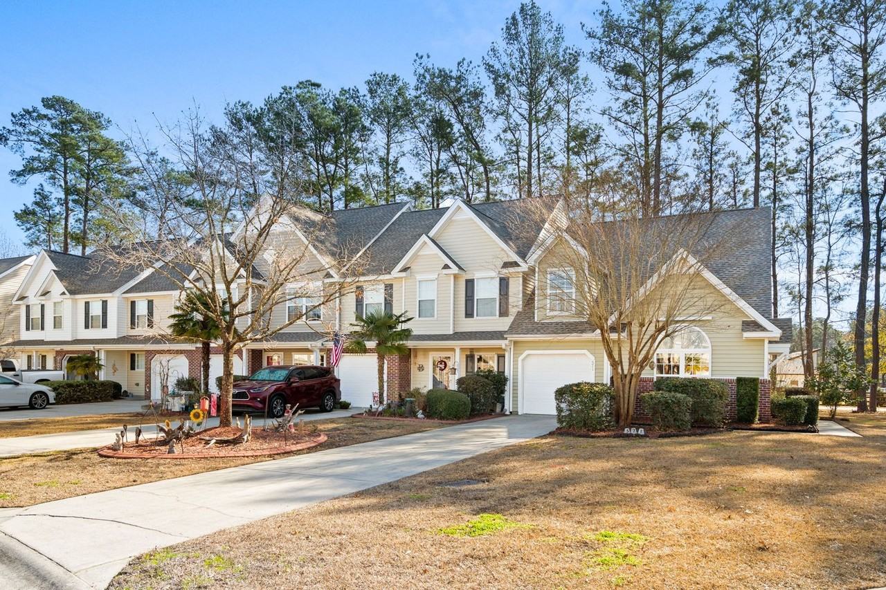 571 Riverward Dr - Photo 2 of 50