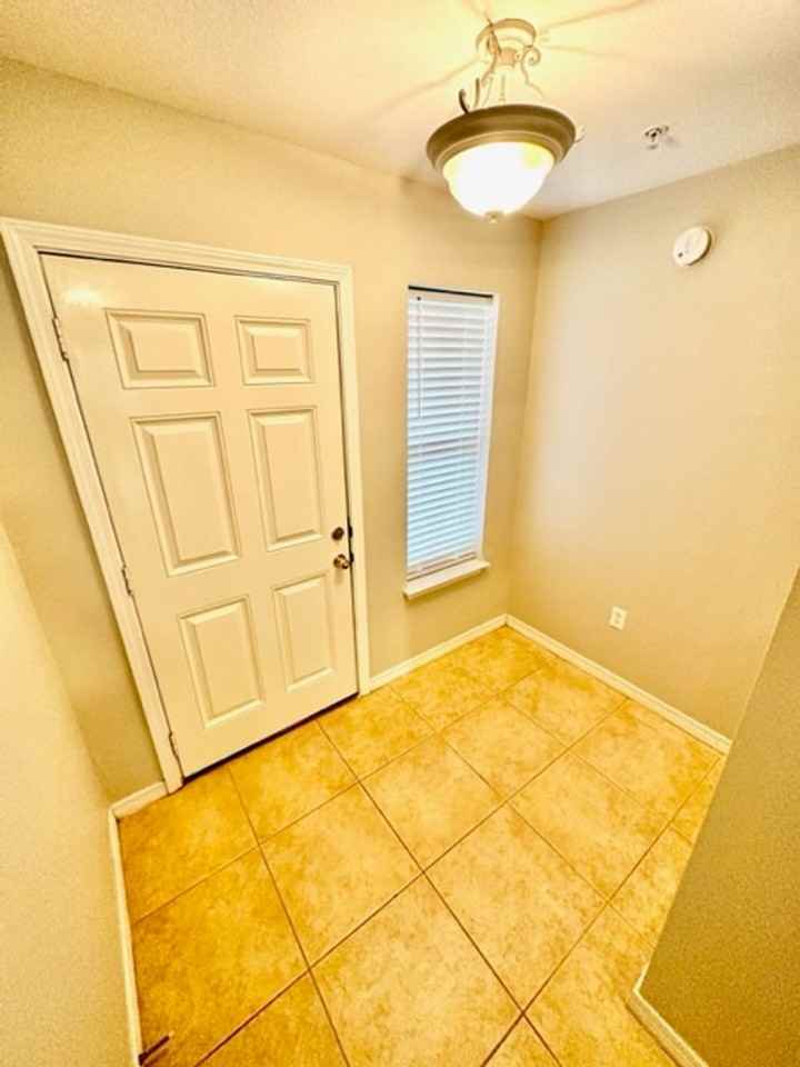 Circle Park Condo - Photo 2 of 49