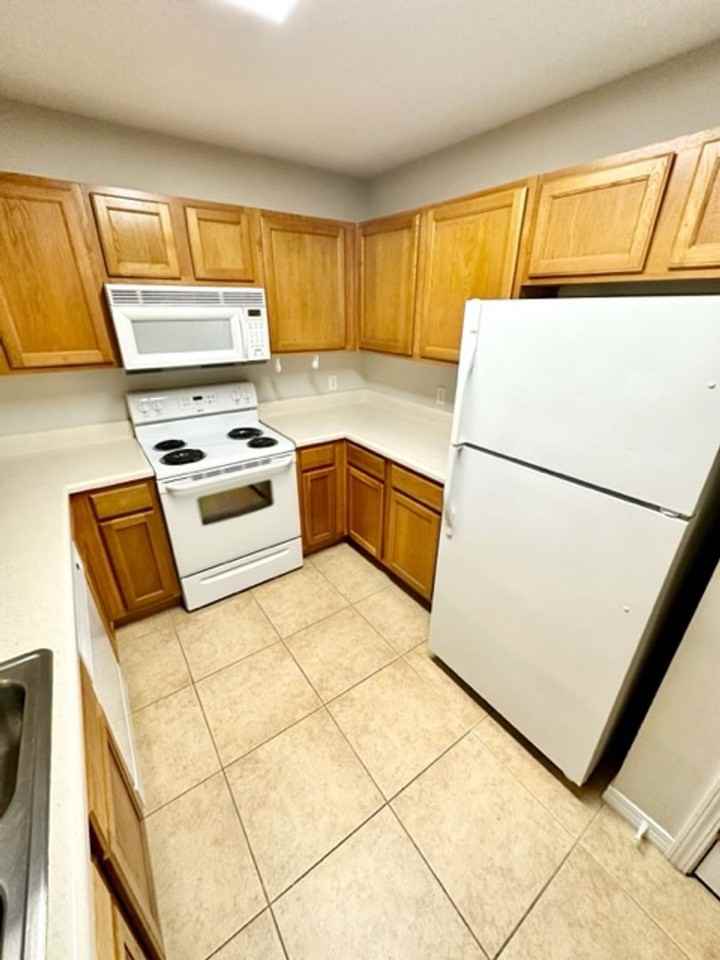 Circle Park Condo - Photo 6 of 49