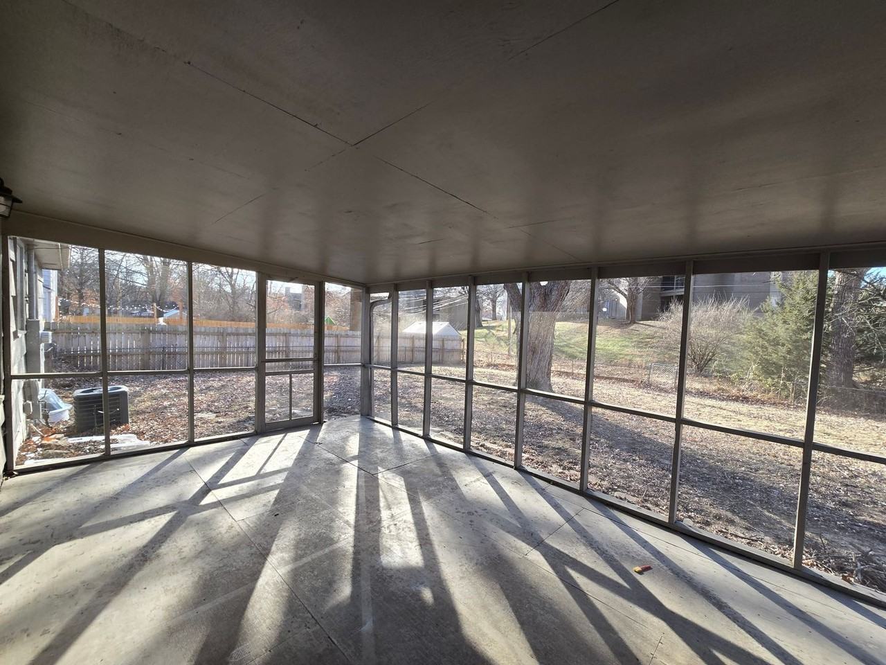 9942 Mcgee St - Photo 3 of 27