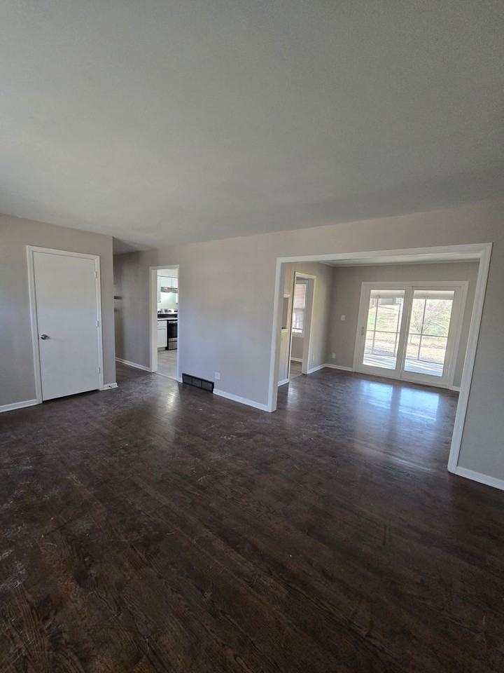 9942 Mcgee St - Photo 6 of 27