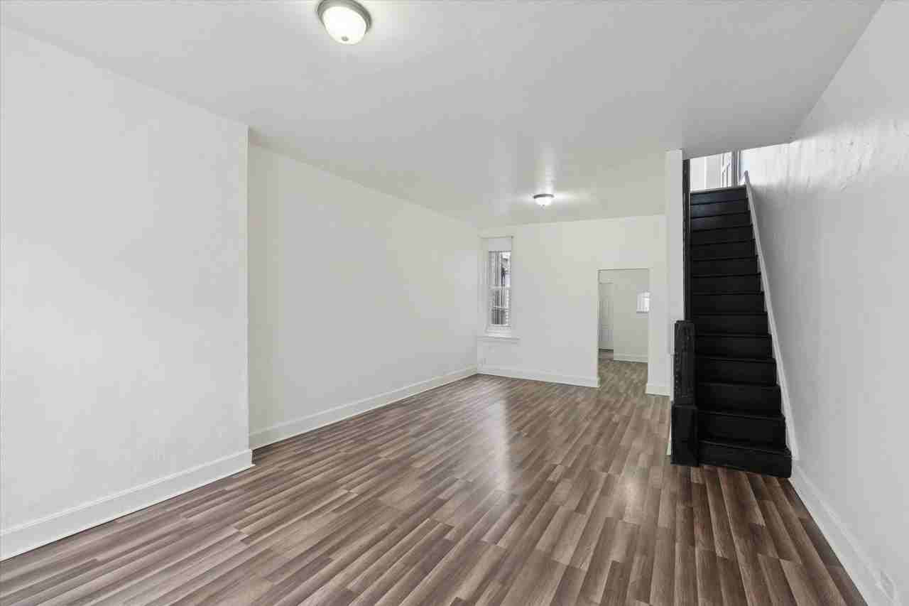 3112 N Sheridan St - Photo 3 of 15