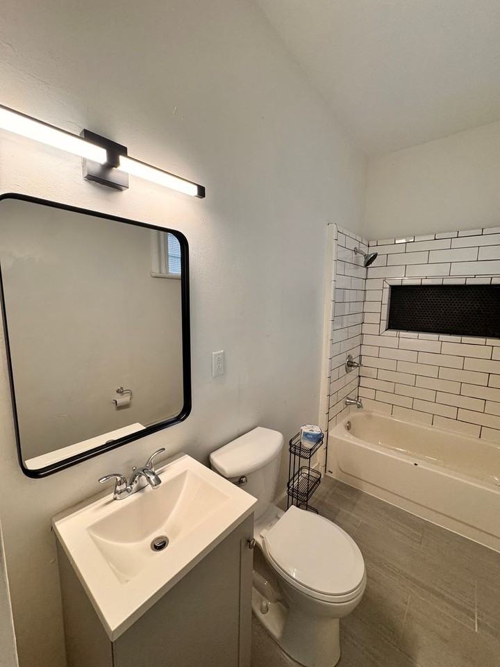 310 Marshall Ave - Photo 3 of 27