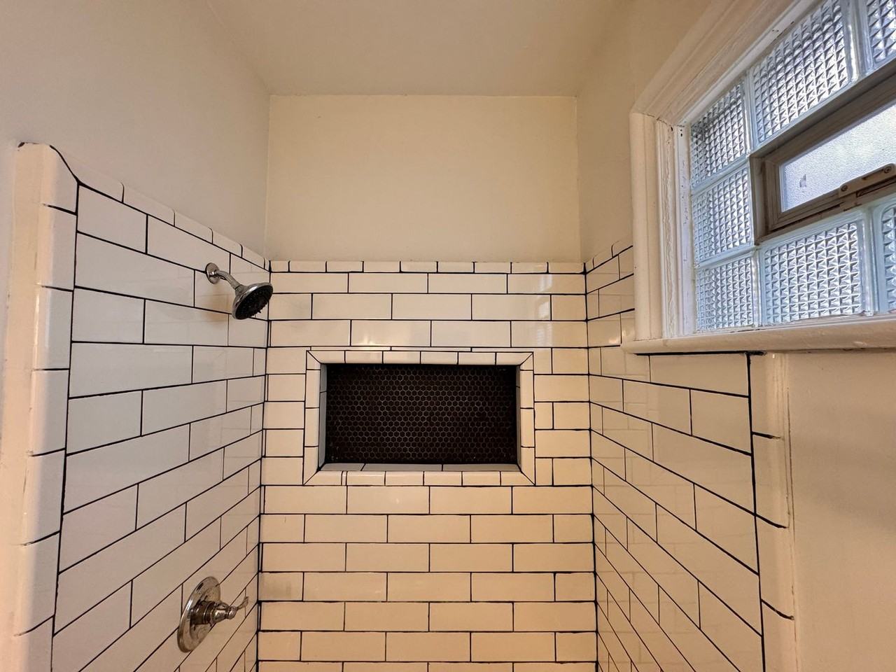 310 Marshall Ave - Photo 5 of 27