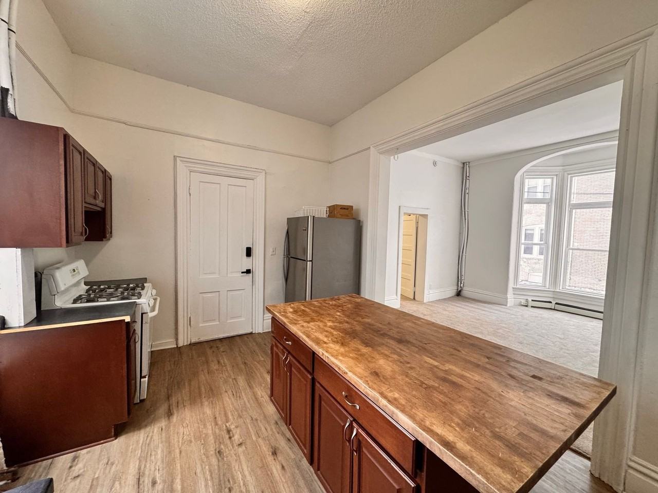 310 Marshall Ave - Photo 7 of 27