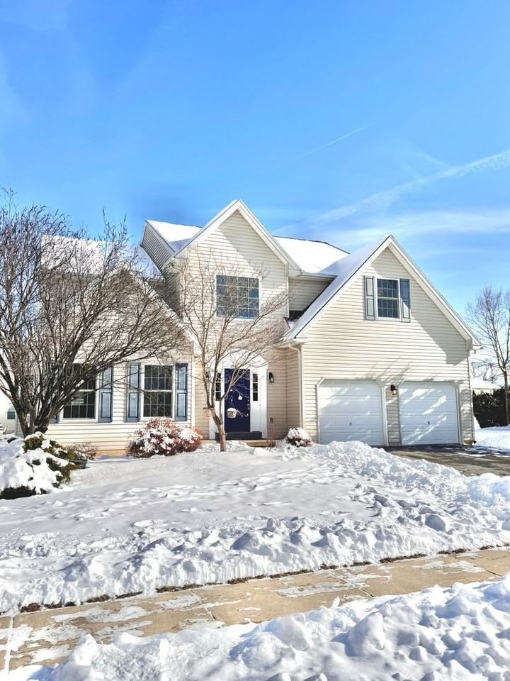 1519 Needles Ln - Photo 2 of 37