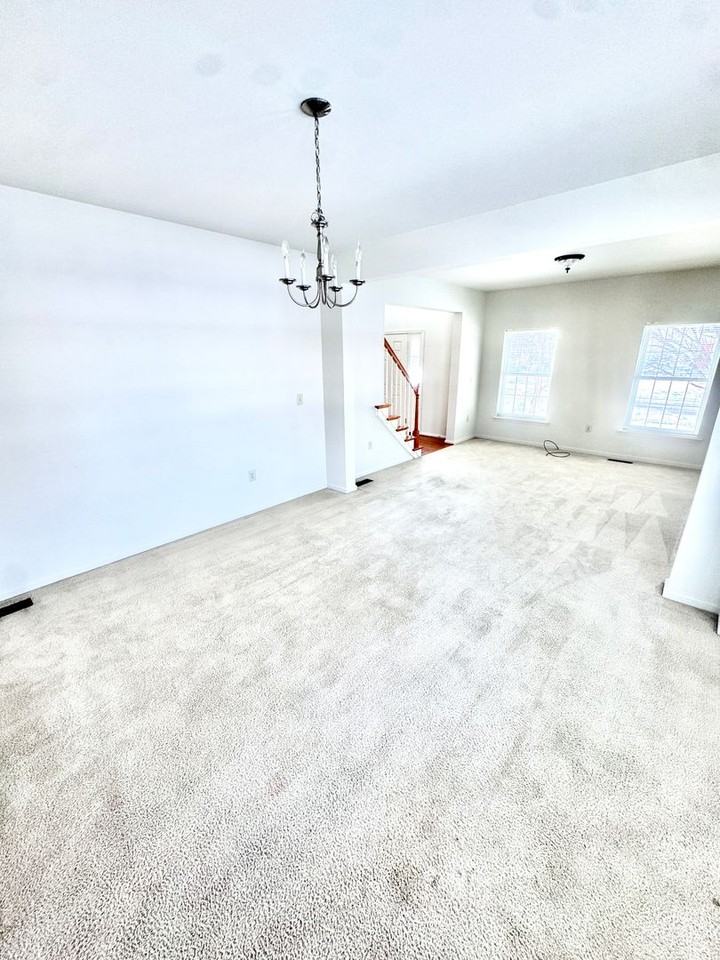 1519 Needles Ln - Photo 6 of 37