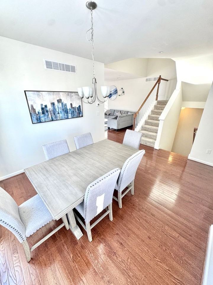 370 Redclover Ln - Photo 5 of 33