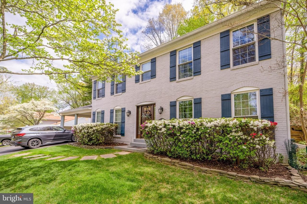 2235 Abbotsford Dr - Photo 4 of 50