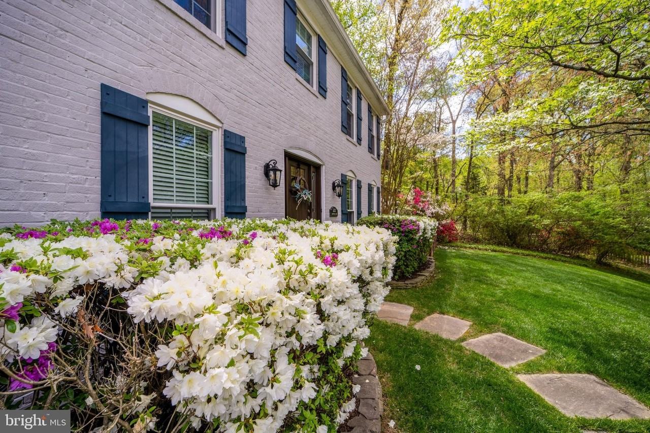 2235 Abbotsford Dr - Photo 7 of 50