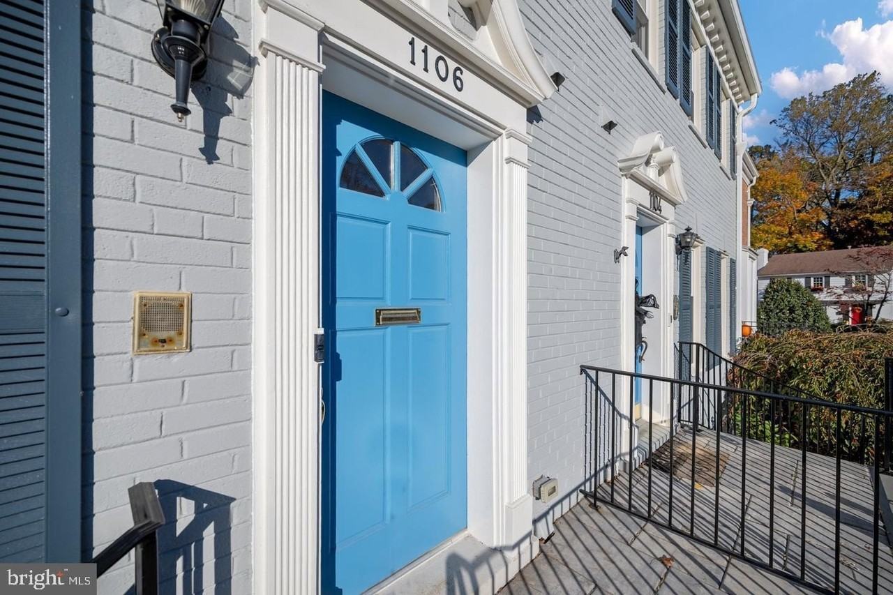 1106 Brentfield Dr - Photo 3 of 39