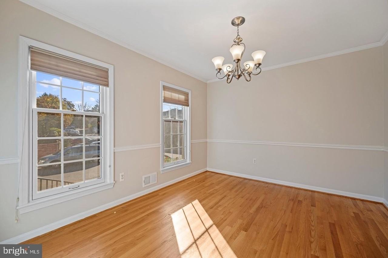 1106 Brentfield Dr - Photo 7 of 39