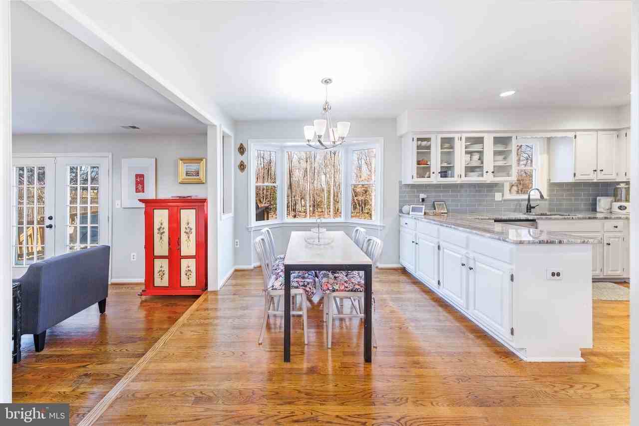 980 Old Holly Dr - Photo 4 of 50