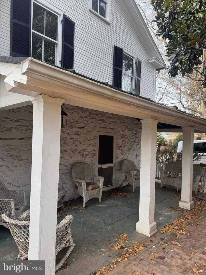 12 Wirt St Nw - Photo 2 of 30