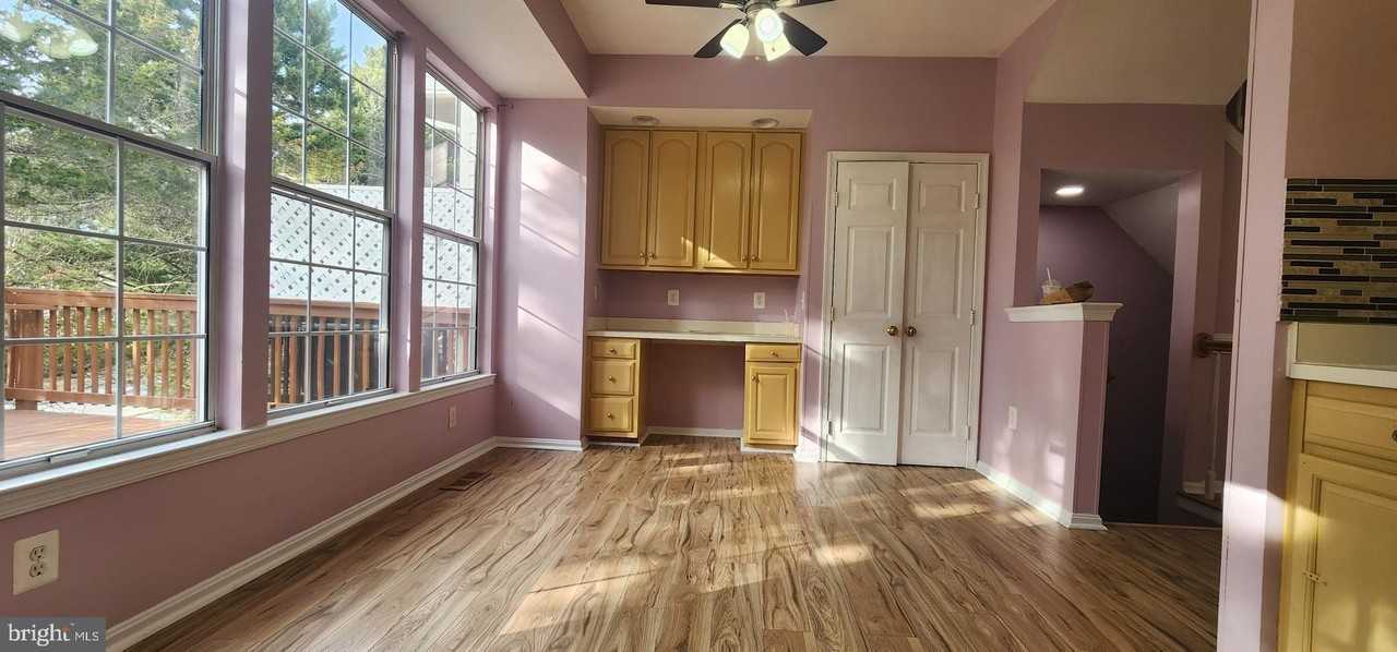 3001 Cahill Ln - Photo 3 of 21