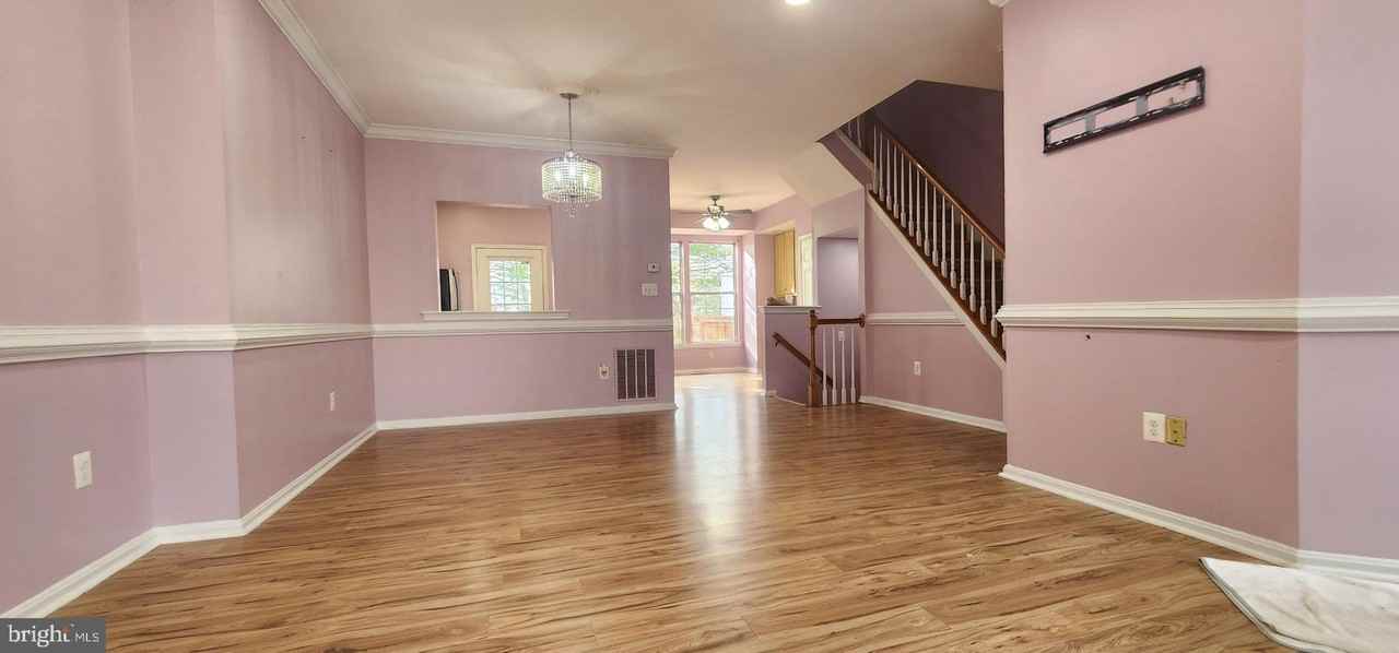 3001 Cahill Ln - Photo 4 of 21