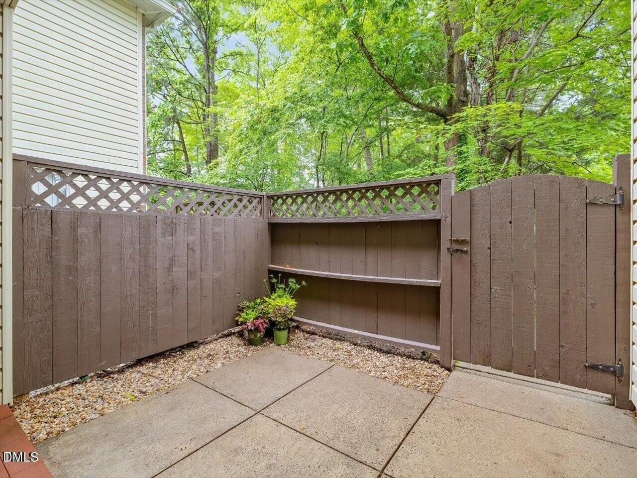 383 Summerwalk Cir - Photo 3 of 18