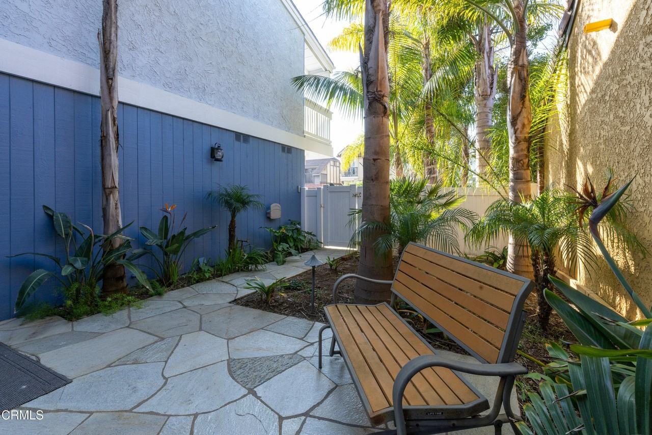 2414 Monaco Dr - Photo 4 of 35