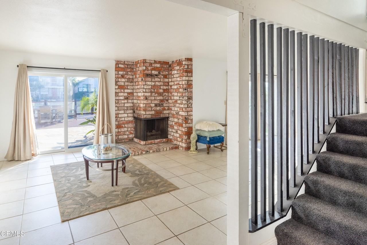 2414 Monaco Dr - Photo 5 of 35