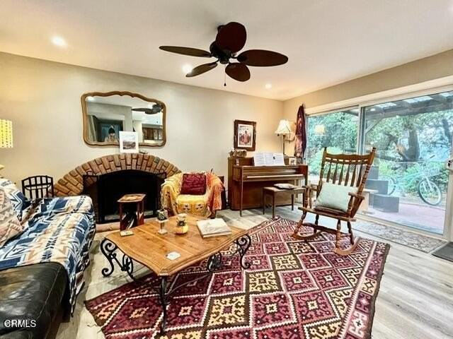 883 Moreno Dr - Photo 3 of 37