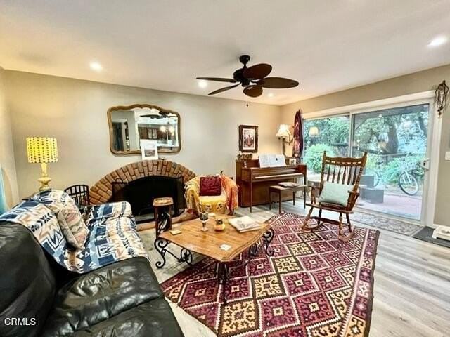 883 Moreno Dr - Photo 5 of 37