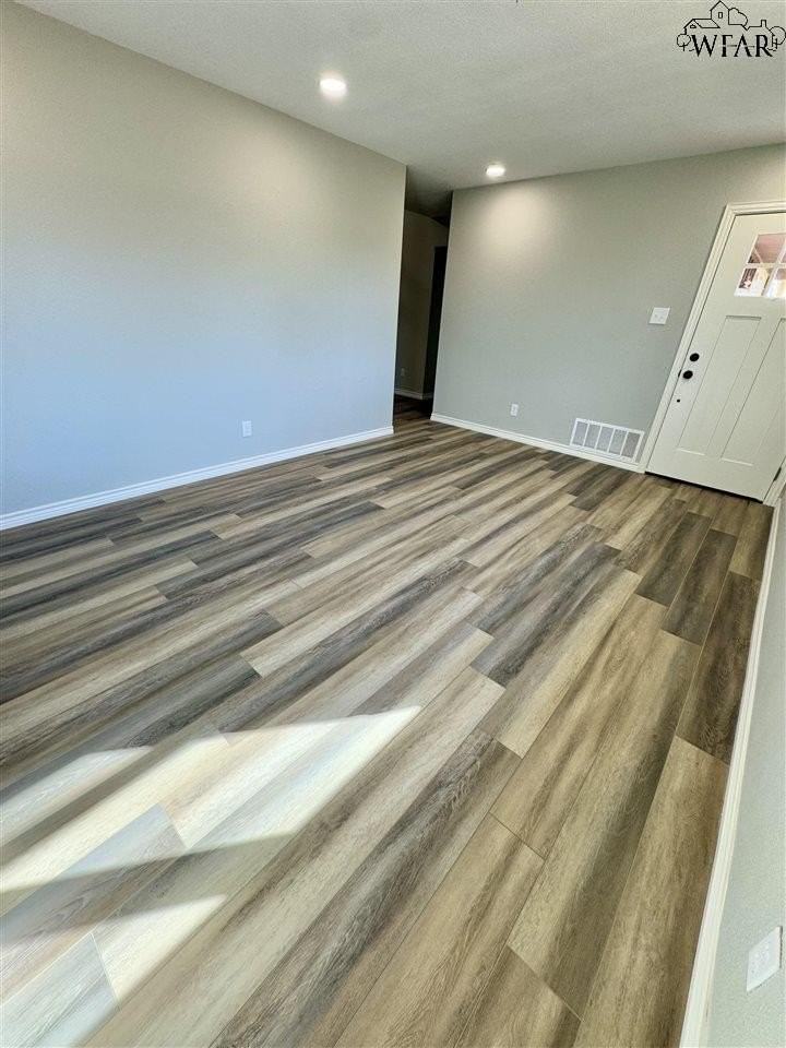 5237 Catskills Dr - Photo 4 of 30