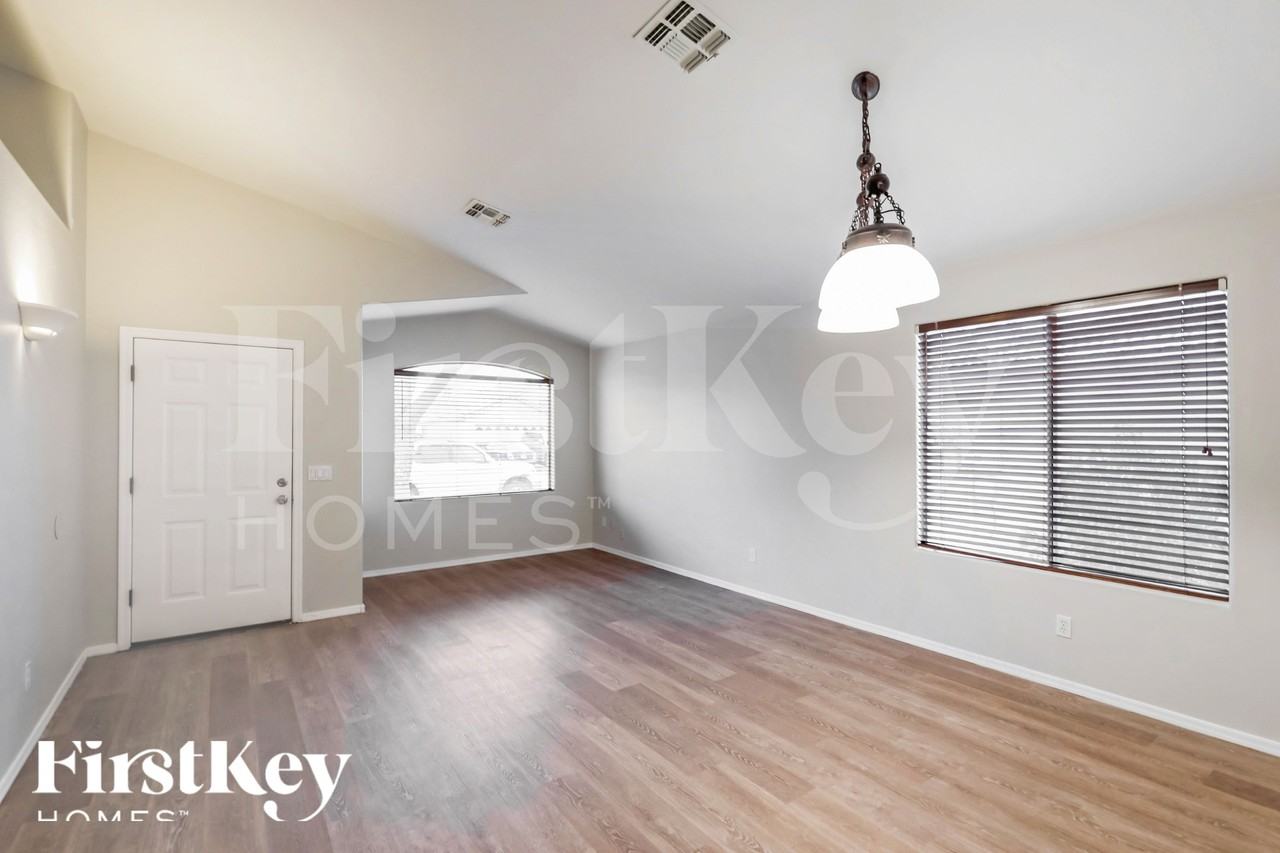 6951 W Red Rock Dr - Photo 2 of 19