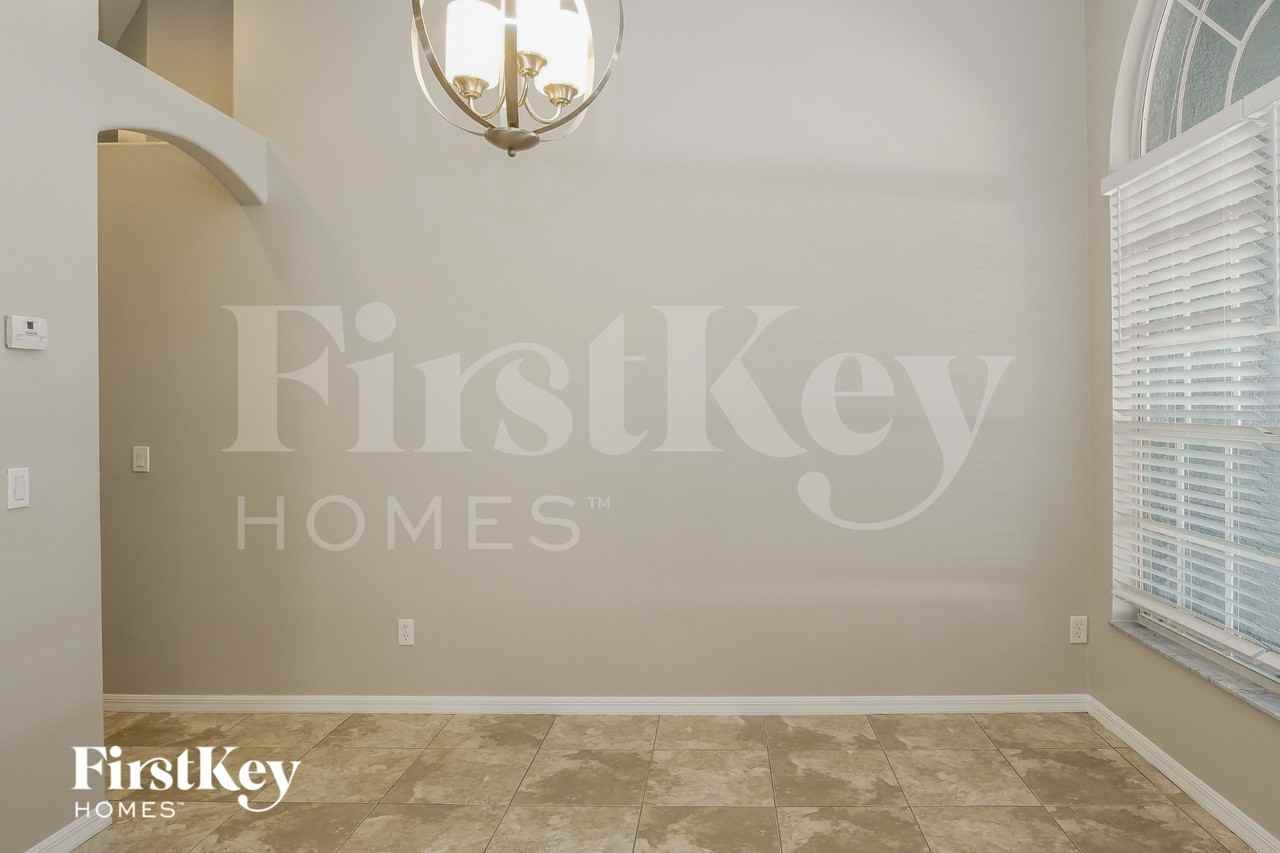 1711 Mohave Ct - Photo 3 of 15