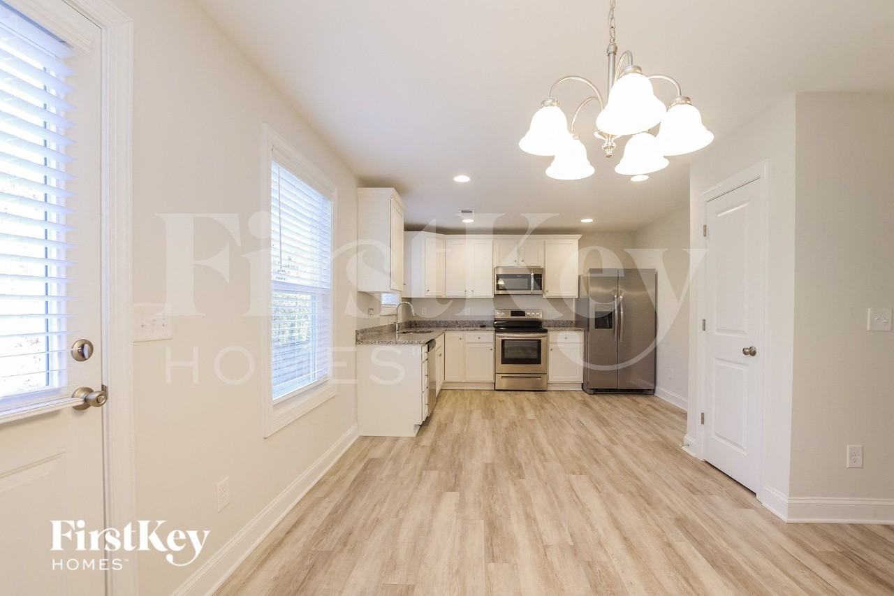 6631 Rockwell Blvd W - Photo 5 of 15