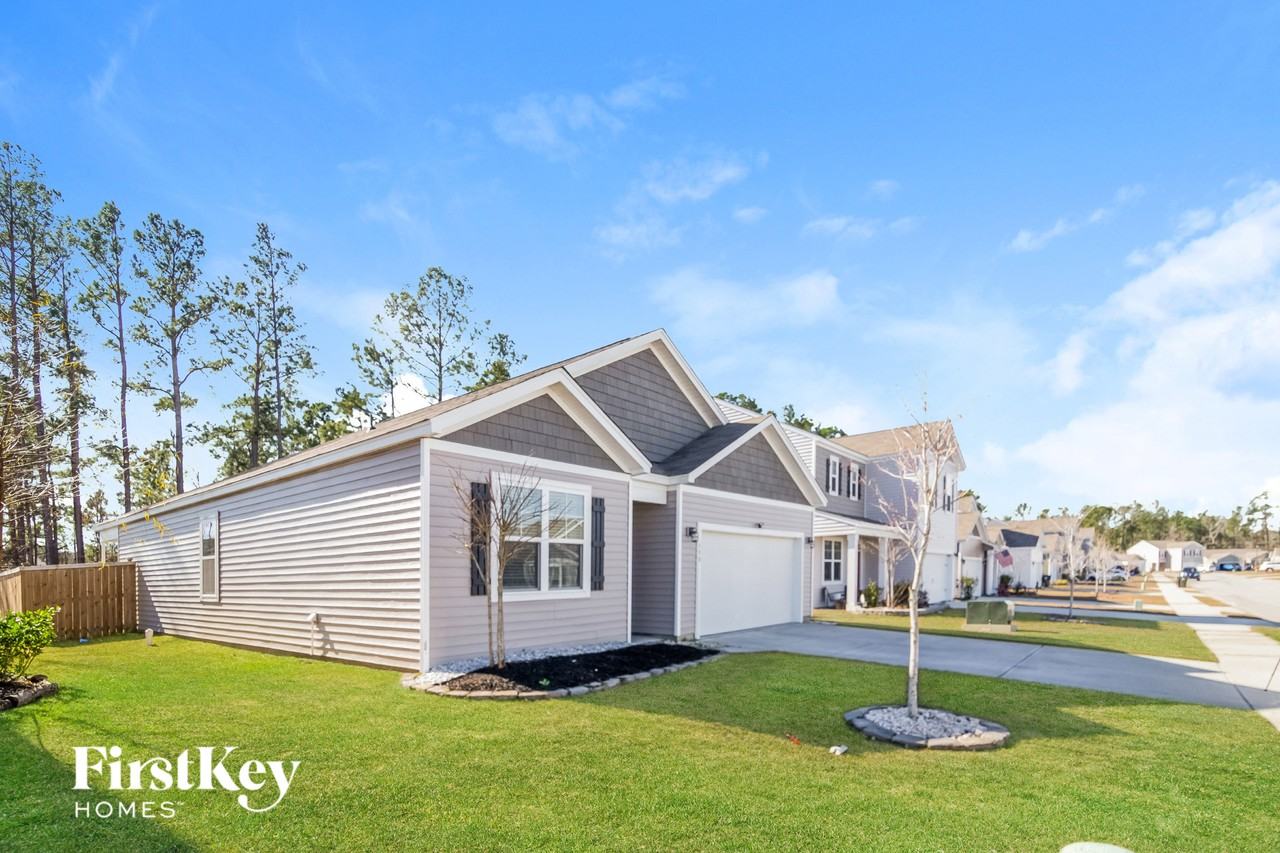 590 Wayton Cir - Photo 2 of 15