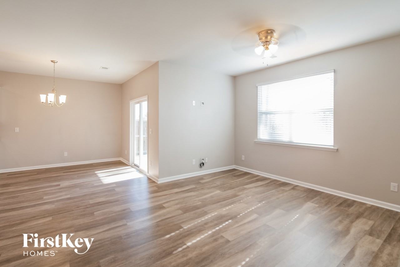 590 Wayton Cir - Photo 3 of 15