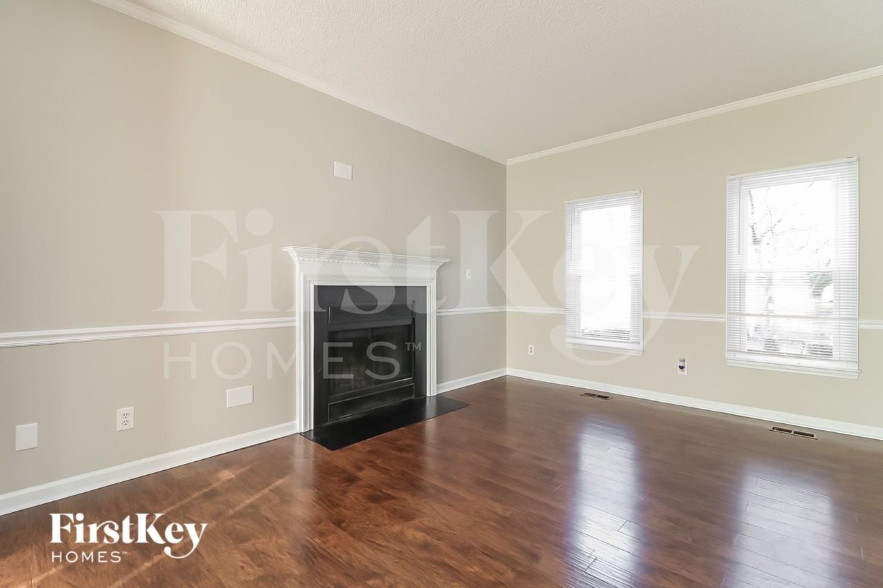 104 Longneedle Ct - Photo 3 of 15