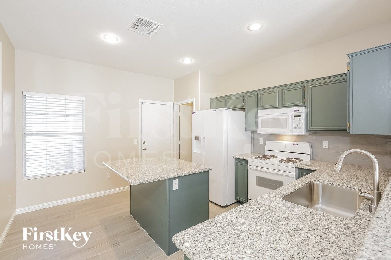 1669 Shifting Winds St - Photo 5 of 15