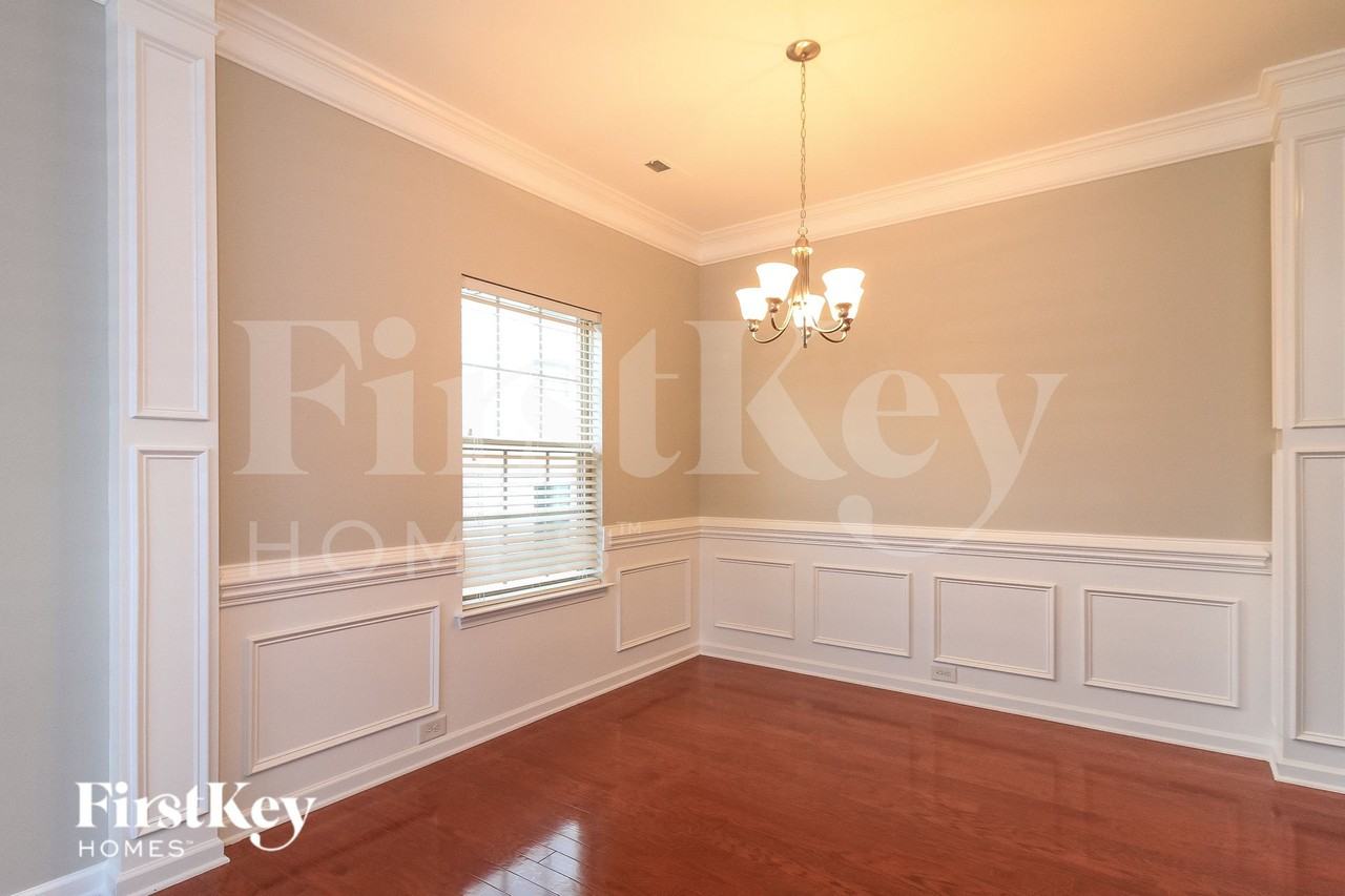 111 Rosemont Ln - Photo 5 of 15