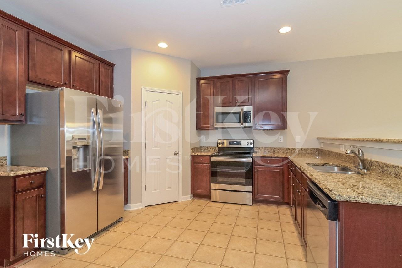 111 Rosemont Ln - Photo 7 of 15