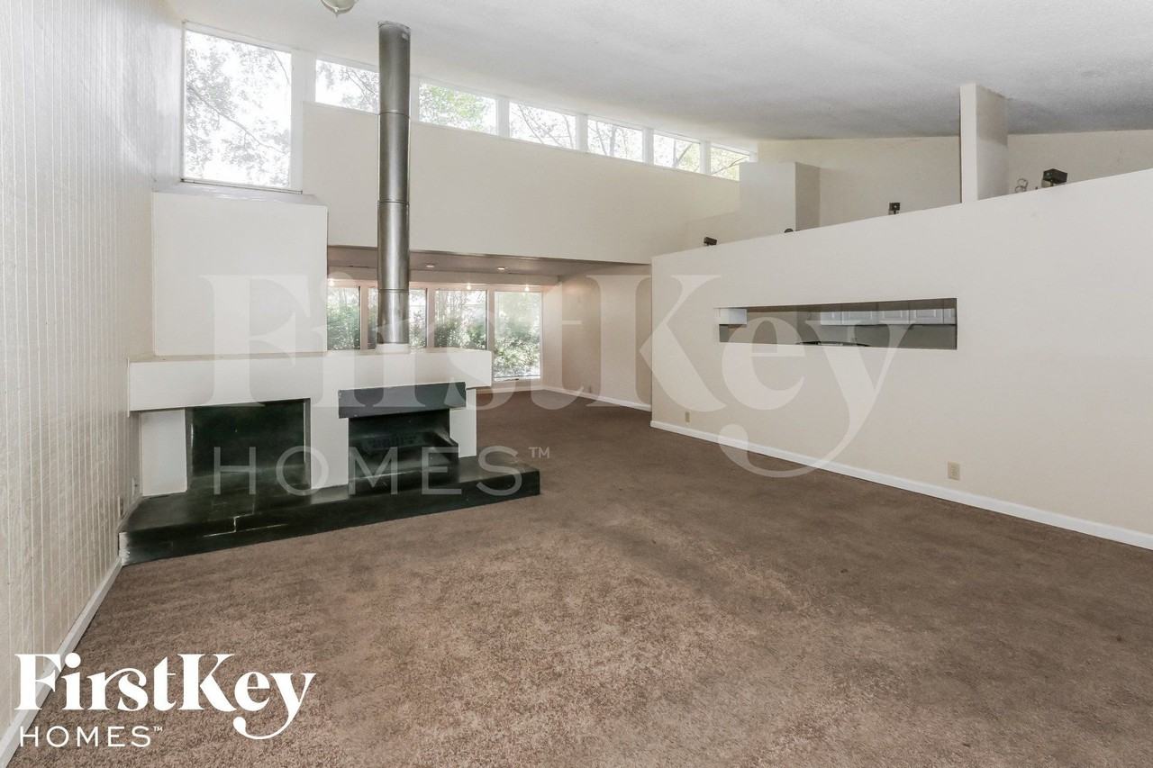 5233 Edenshire Ave - Photo 4 of 15