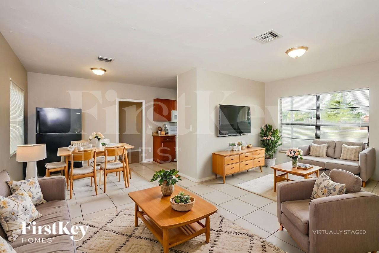 3010 Nw 187th St - Photo 4 of 19