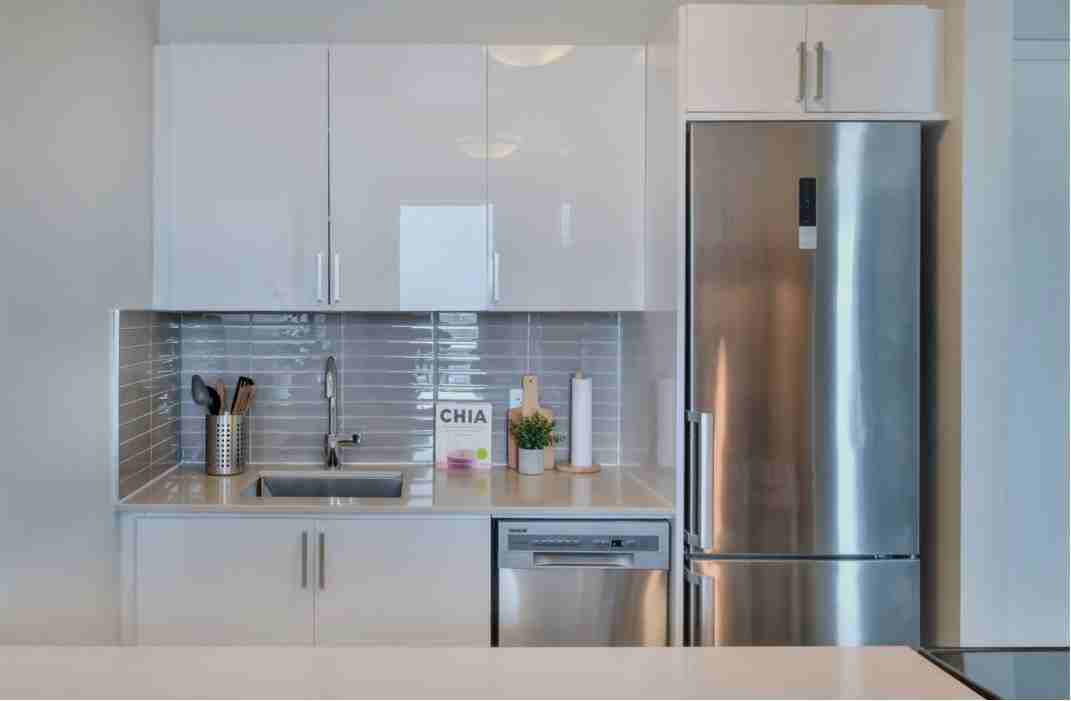 838 Pinewood Crescent - Photo 5 of 30