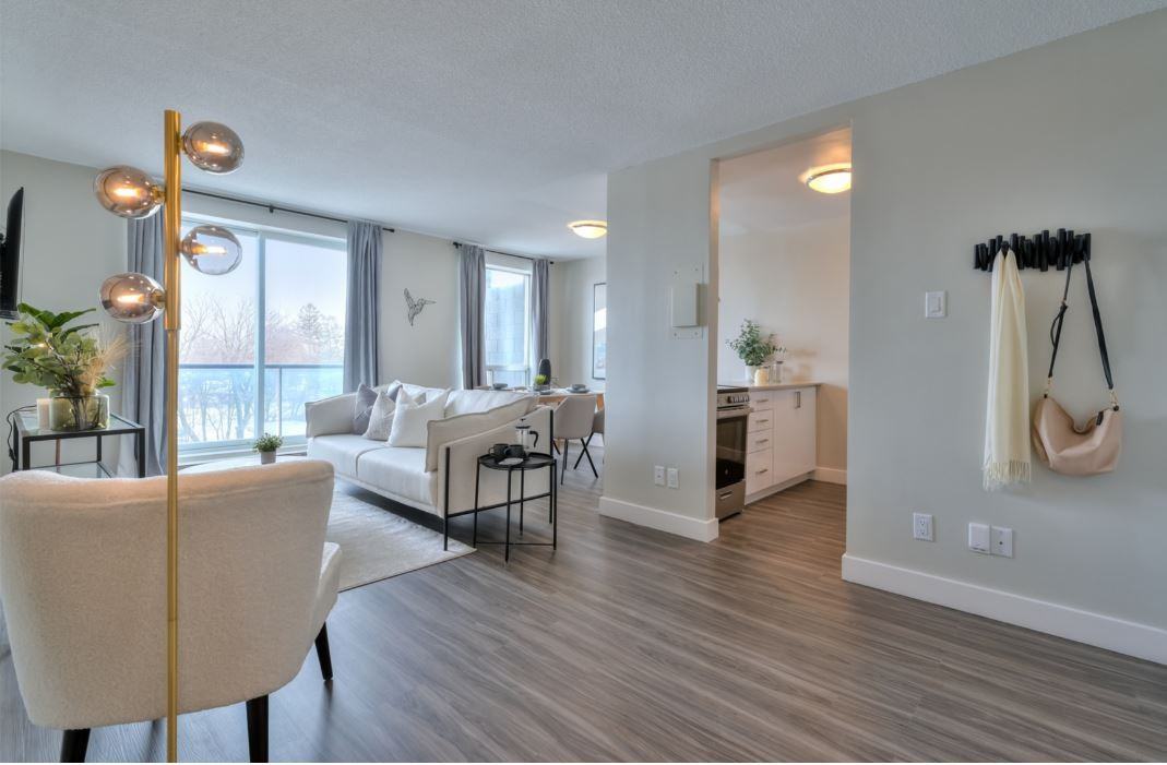 838 Pinewood Crescent - Photo 6 of 30