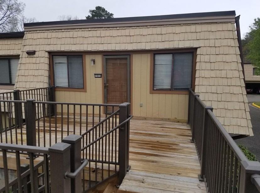 1515 Monterry Pl - Photo 3 of 10