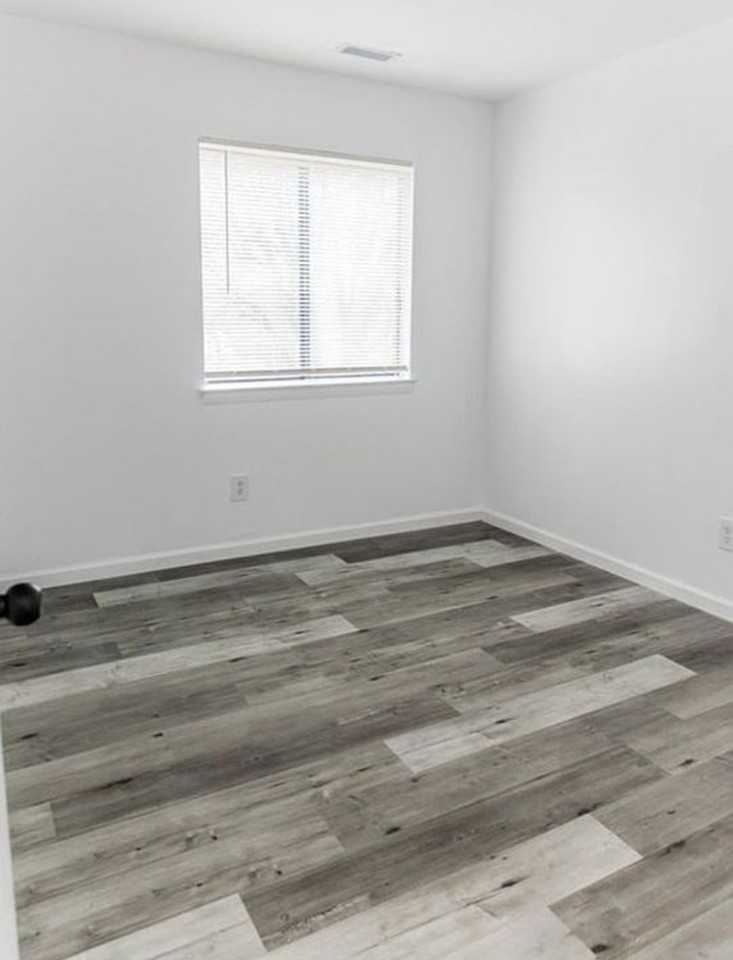 1515 Monterry Pl - Photo 6 of 10