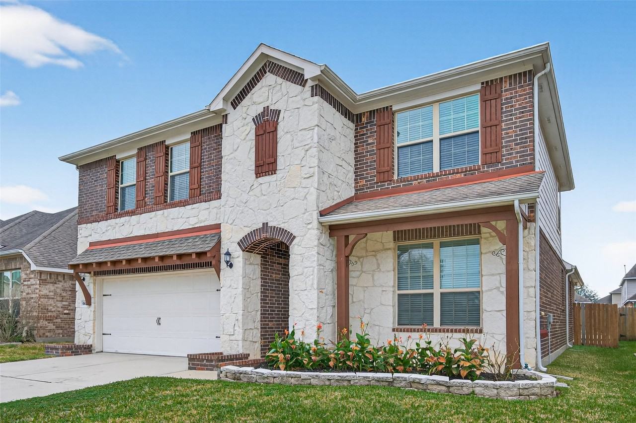 15630 Eagle Valley Dr - Photo 2 of 48