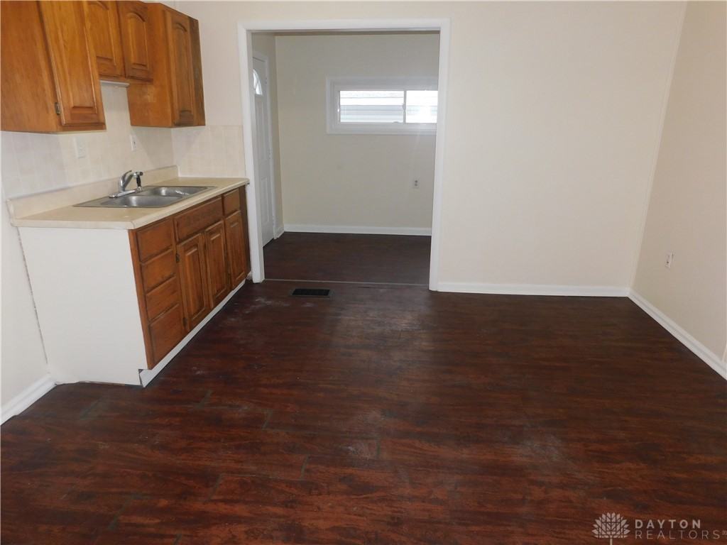 906 Catherine St ##908 - Photo 6 of 13