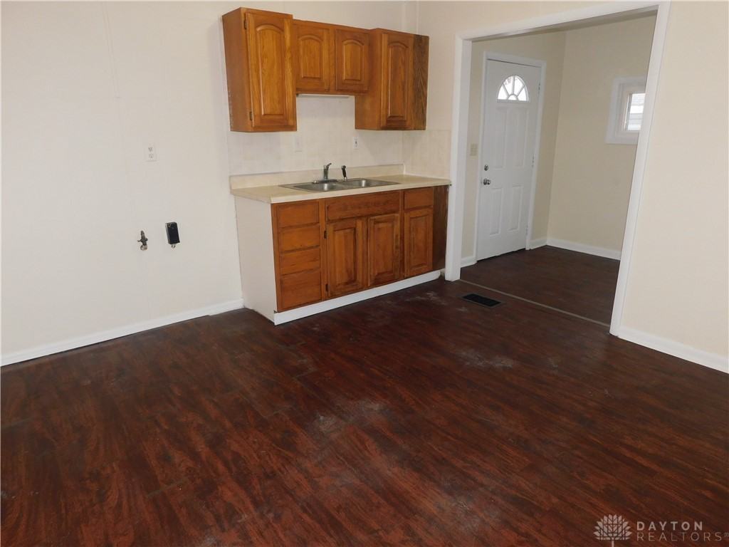 906 Catherine St ##908 - Photo 7 of 13