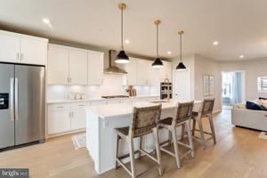 featured image of 22405 Claude Moore Dr