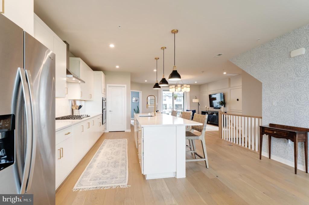 22405 Claude Moore Dr - Photo 3 of 47