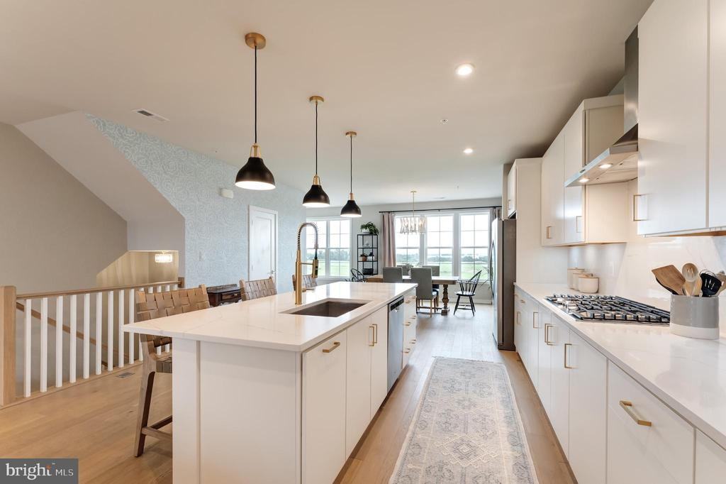 22405 Claude Moore Dr - Photo 4 of 47