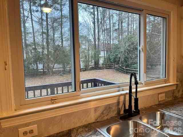 11333 Snapfinger Dr - Photo 6 of 12