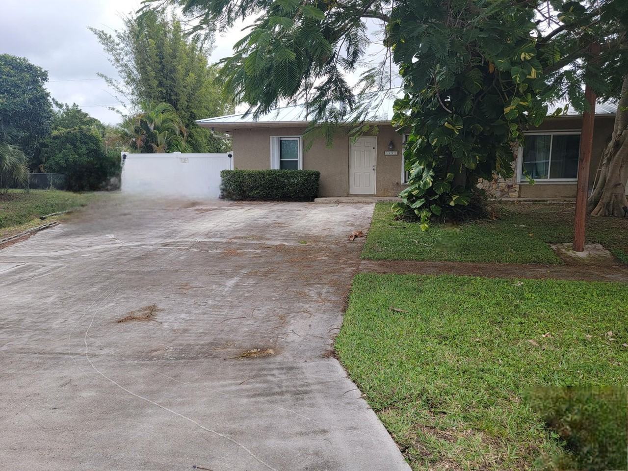 6223 Allen St - Photo 2 of 2