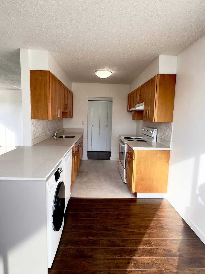 1350 Madison Ave - Photo 5 of 18